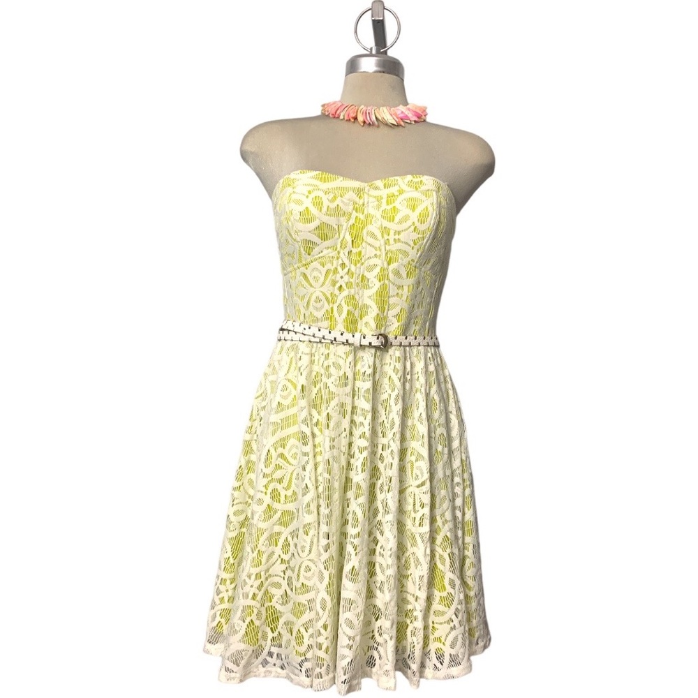 GUESS Gorgeous White and Green Lace Flare Strapless Dress Size 8